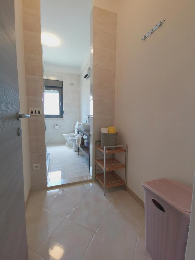 Apartment Pineta With Terrace & Park Wood View Pula Extérieur photo
