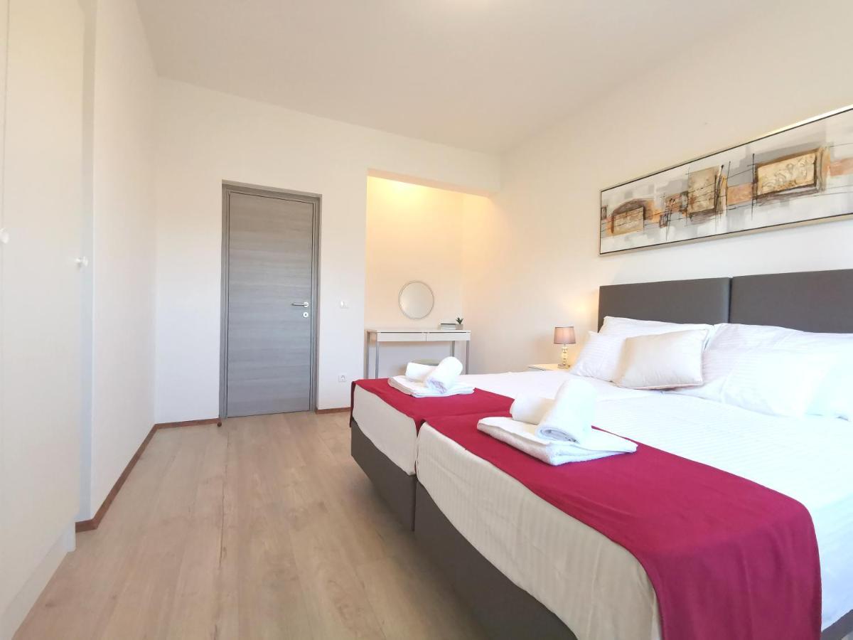 Apartment Pineta With Terrace & Park Wood View Pula Extérieur photo