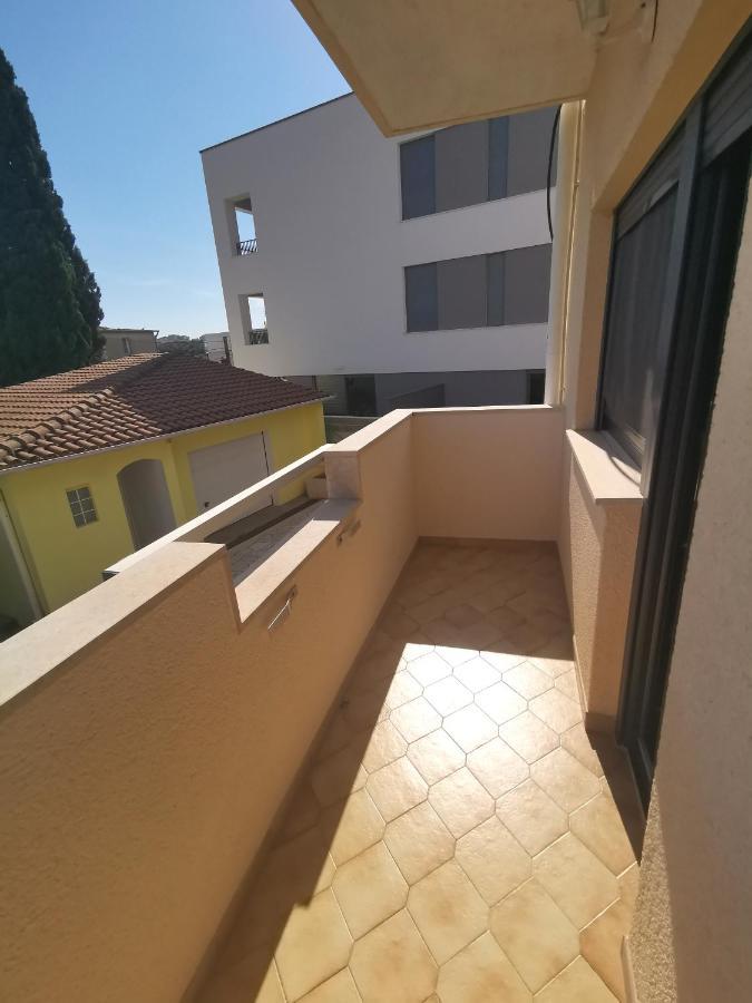 Apartment Pineta With Terrace & Park Wood View Pula Extérieur photo