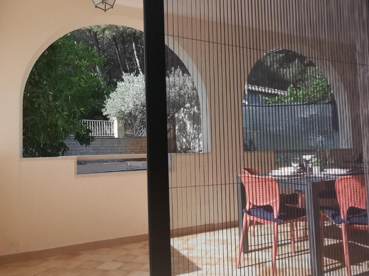 Apartment Pineta With Terrace & Park Wood View Pula Extérieur photo
